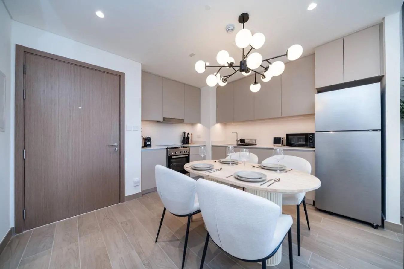 Chic And Stylish 1 Bedroom Getaway In Creek Beach Dubai Apartment