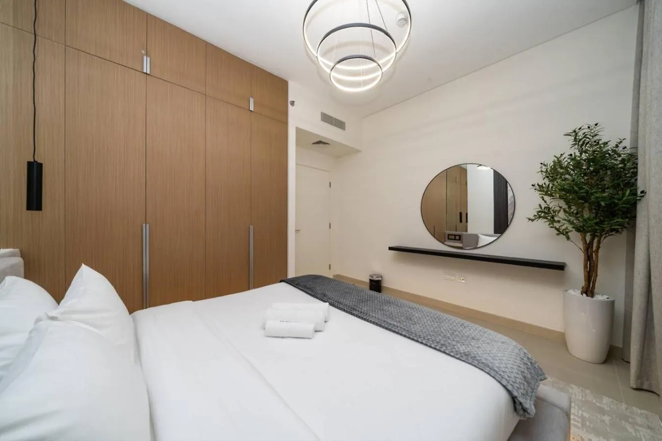 Chic And Stylish 1 Bedroom Getaway In Creek Beach Dubai United Arab Emirates