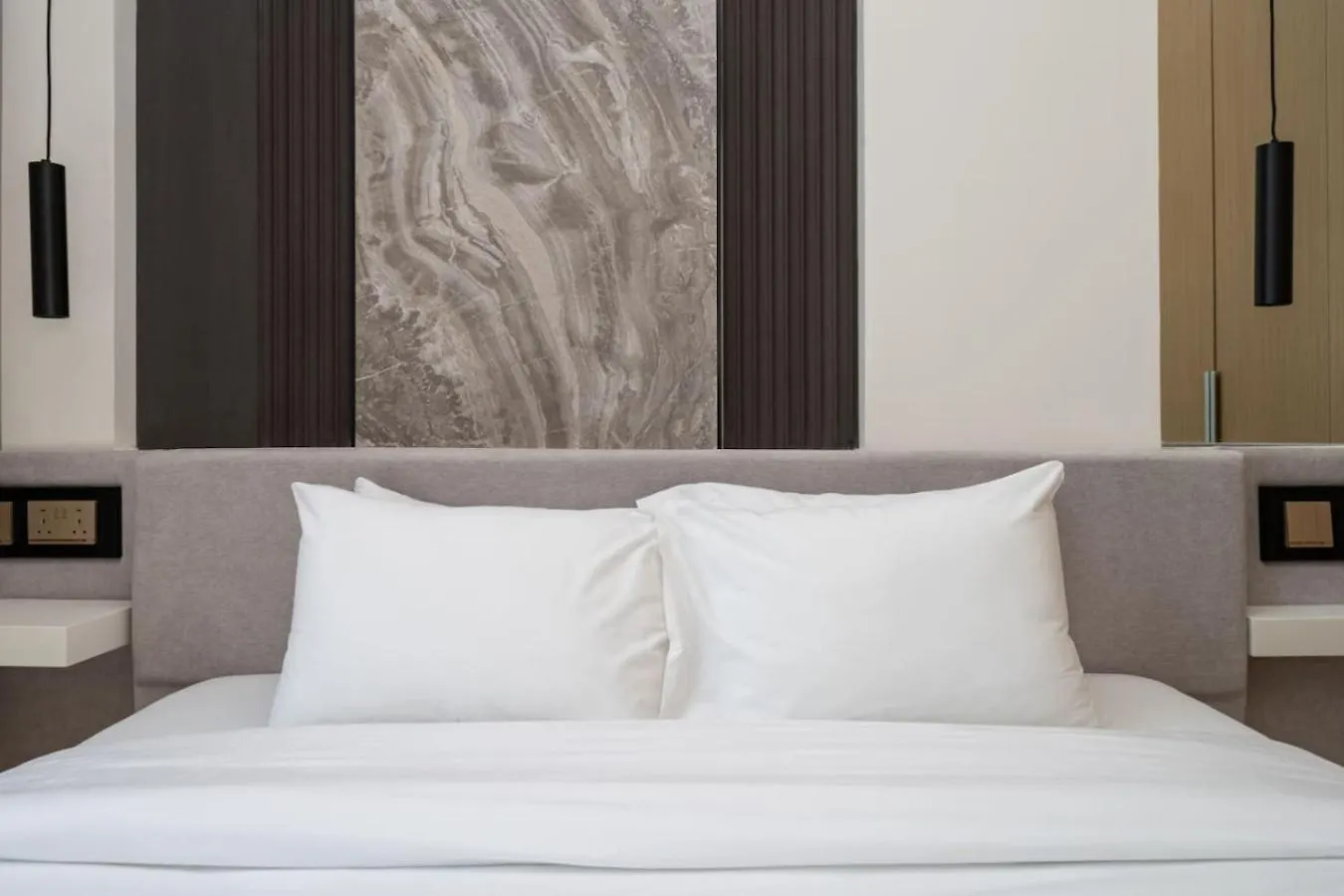 Chic And Stylish 1 Bedroom Getaway In Creek Beach Dubai Apartment
