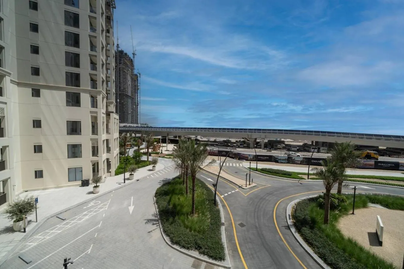 Chic And Stylish 1 Bedroom Getaway In Creek Beach Dubai Apartment